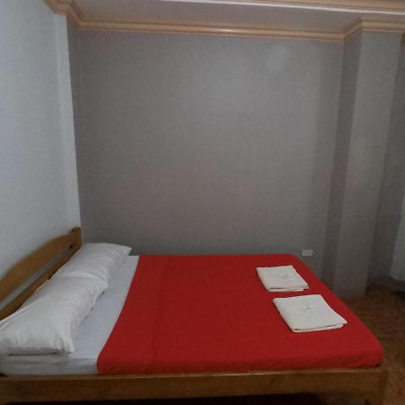 Pe'Re Aristo Guesthouse Мандау Сити Екстериор снимка