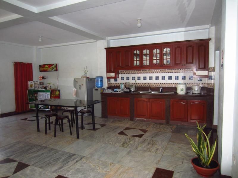 Pe'Re Aristo Guesthouse Мандау Сити Екстериор снимка