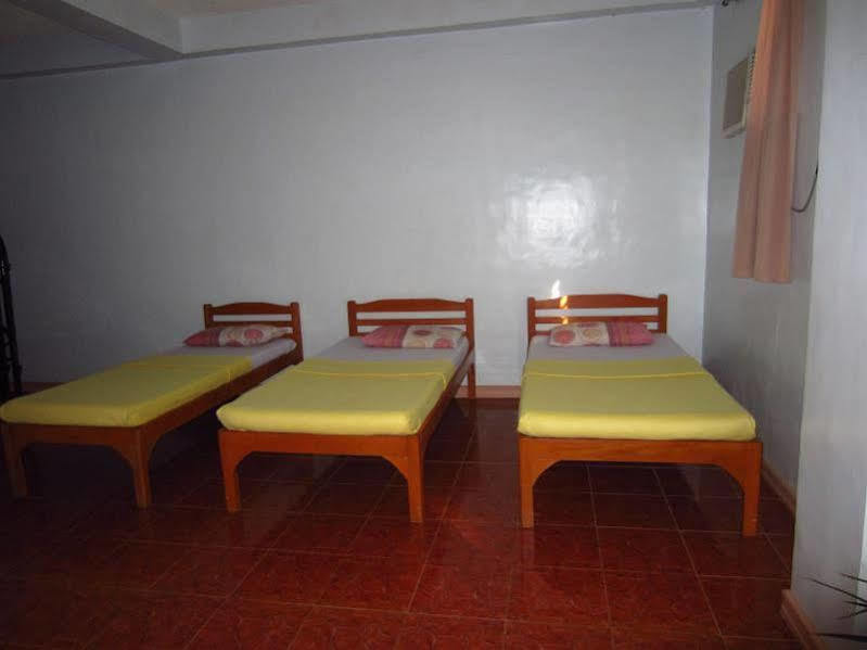 Pe'Re Aristo Guesthouse Мандау Сити Екстериор снимка