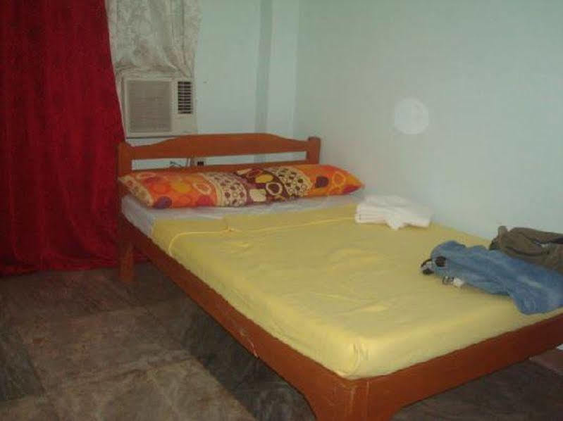 Pe'Re Aristo Guesthouse Мандау Сити Екстериор снимка