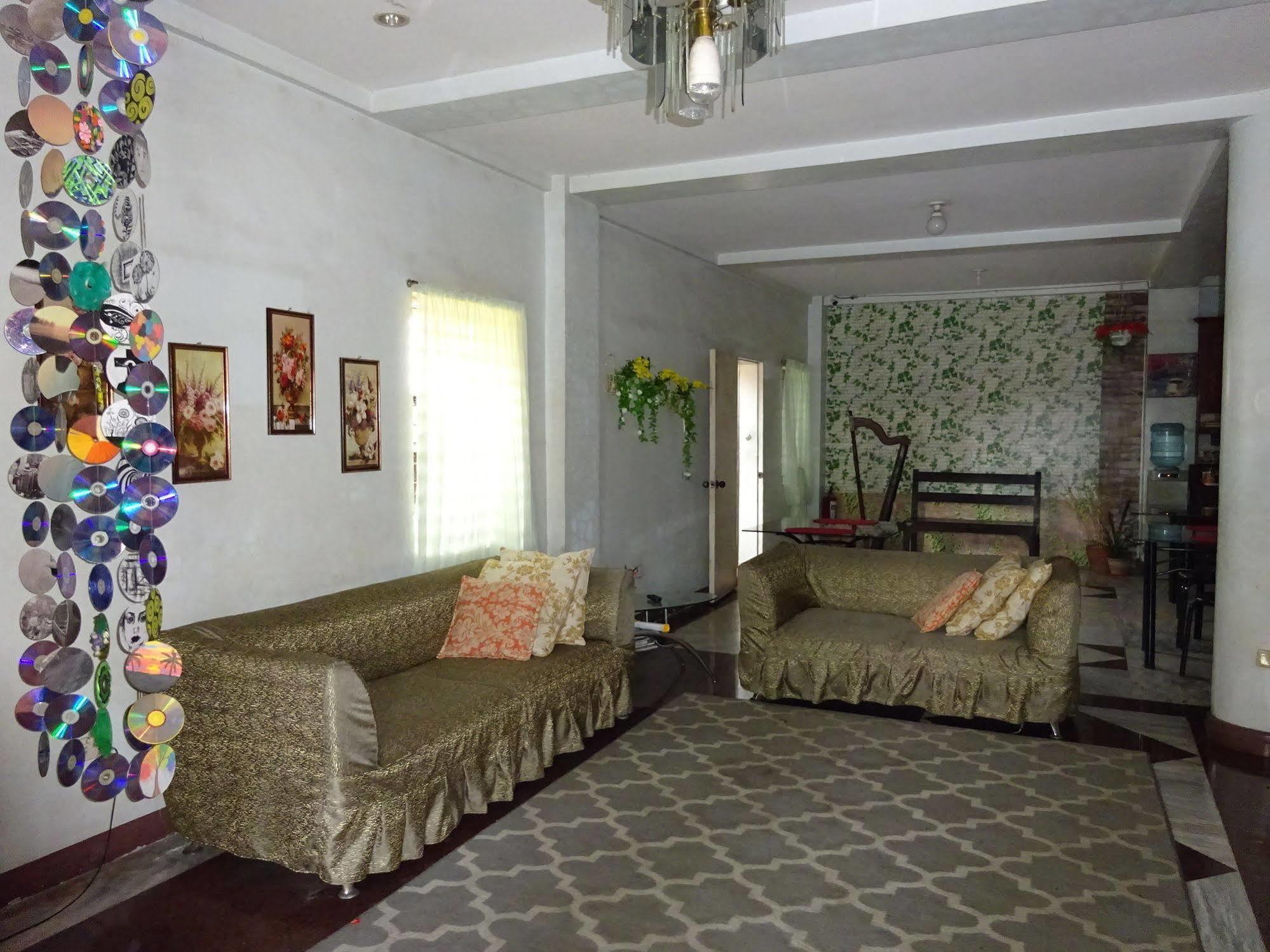 Pe'Re Aristo Guesthouse Мандау Сити Екстериор снимка