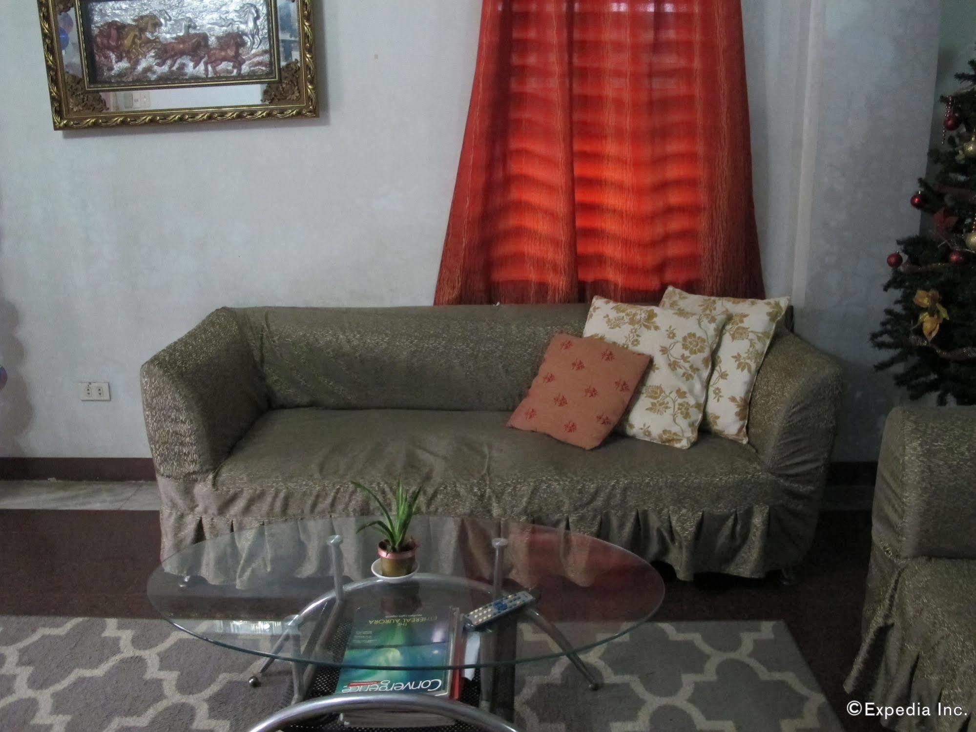 Pe'Re Aristo Guesthouse Мандау Сити Екстериор снимка