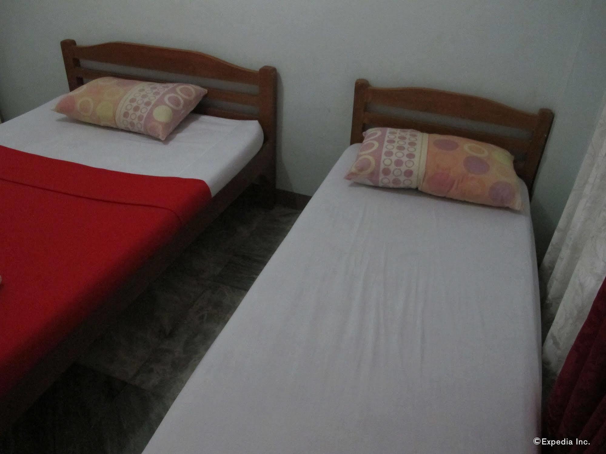 Pe'Re Aristo Guesthouse Мандау Сити Екстериор снимка