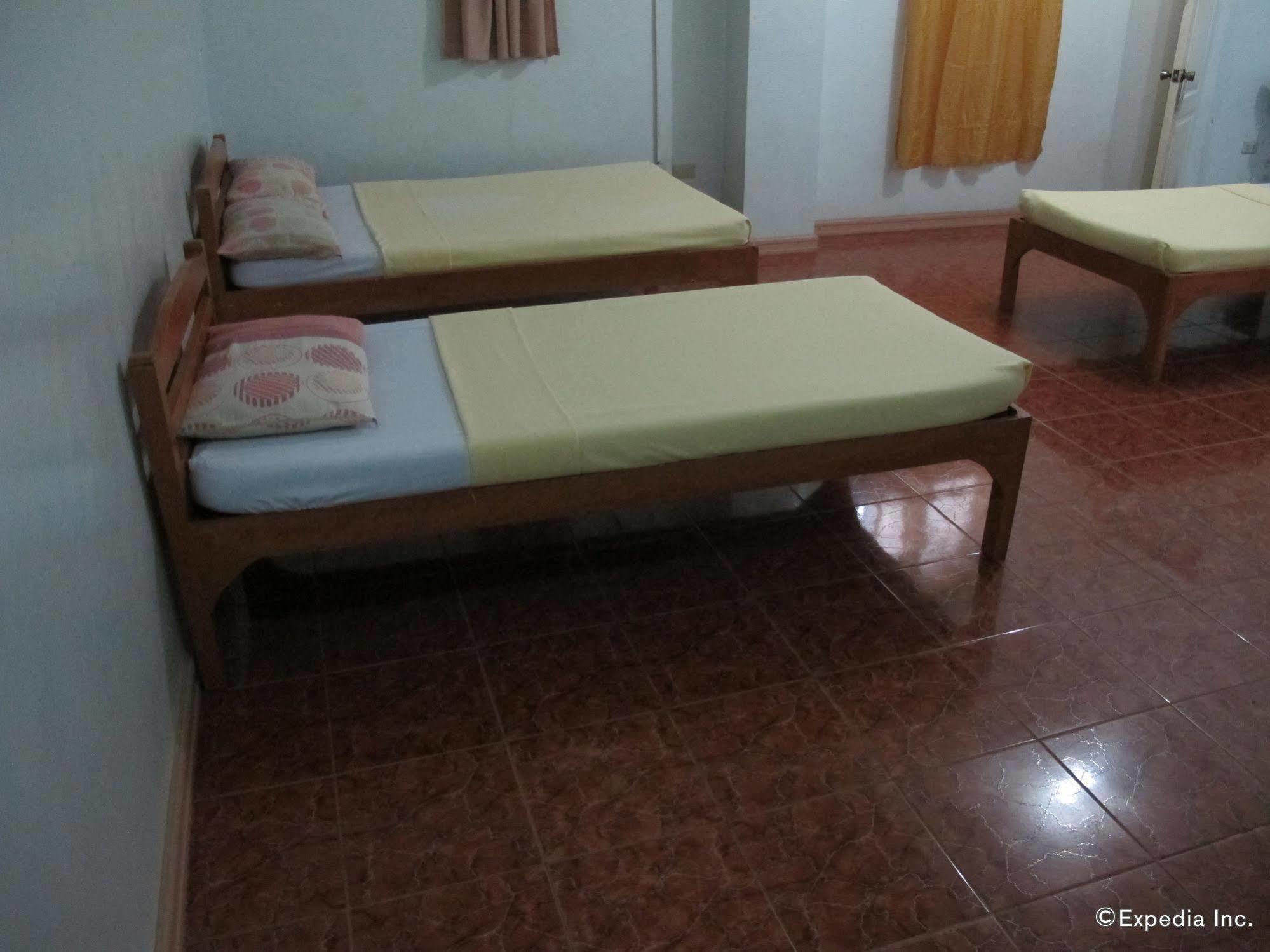 Pe'Re Aristo Guesthouse Мандау Сити Екстериор снимка