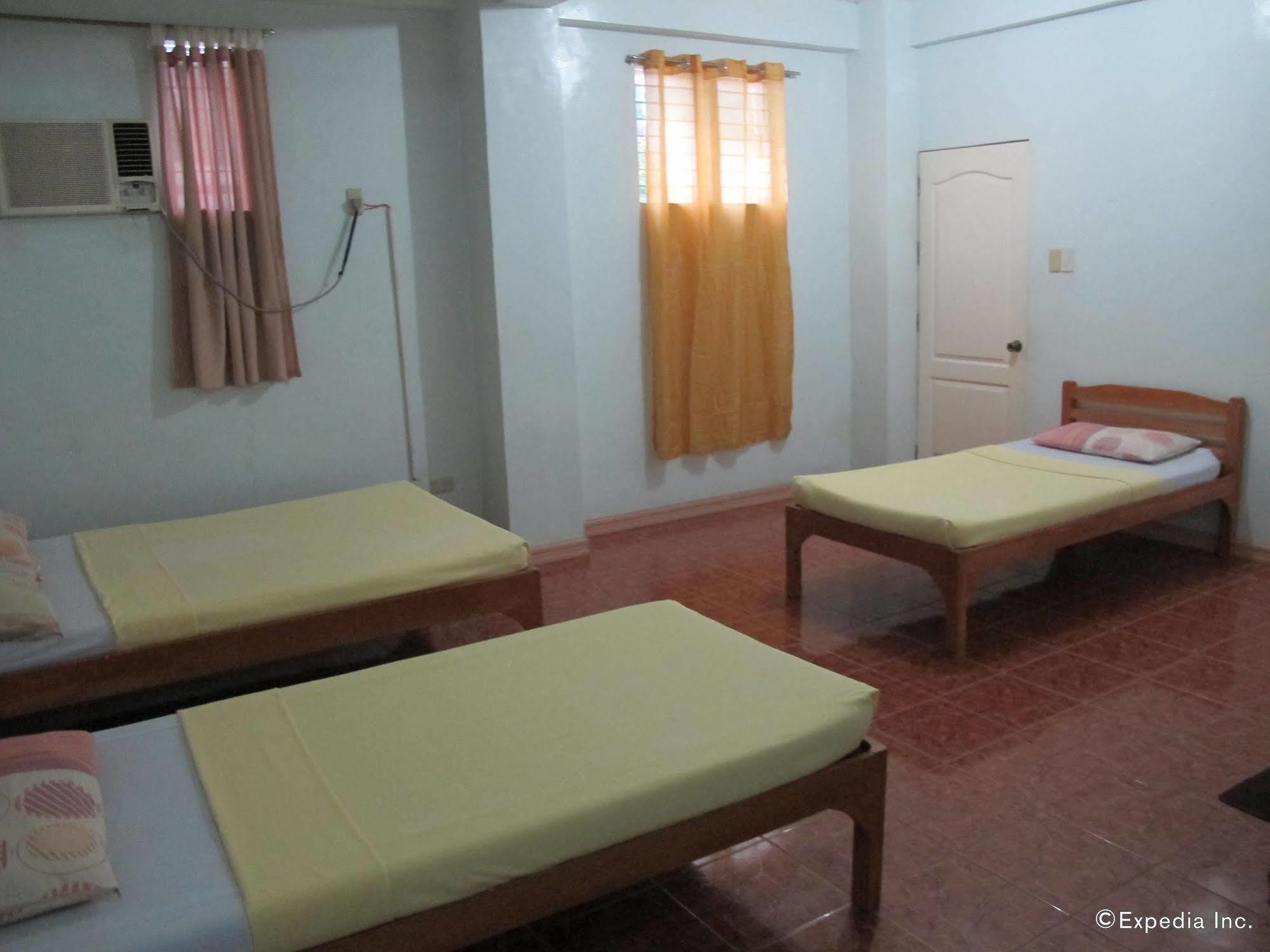 Pe'Re Aristo Guesthouse Мандау Сити Екстериор снимка