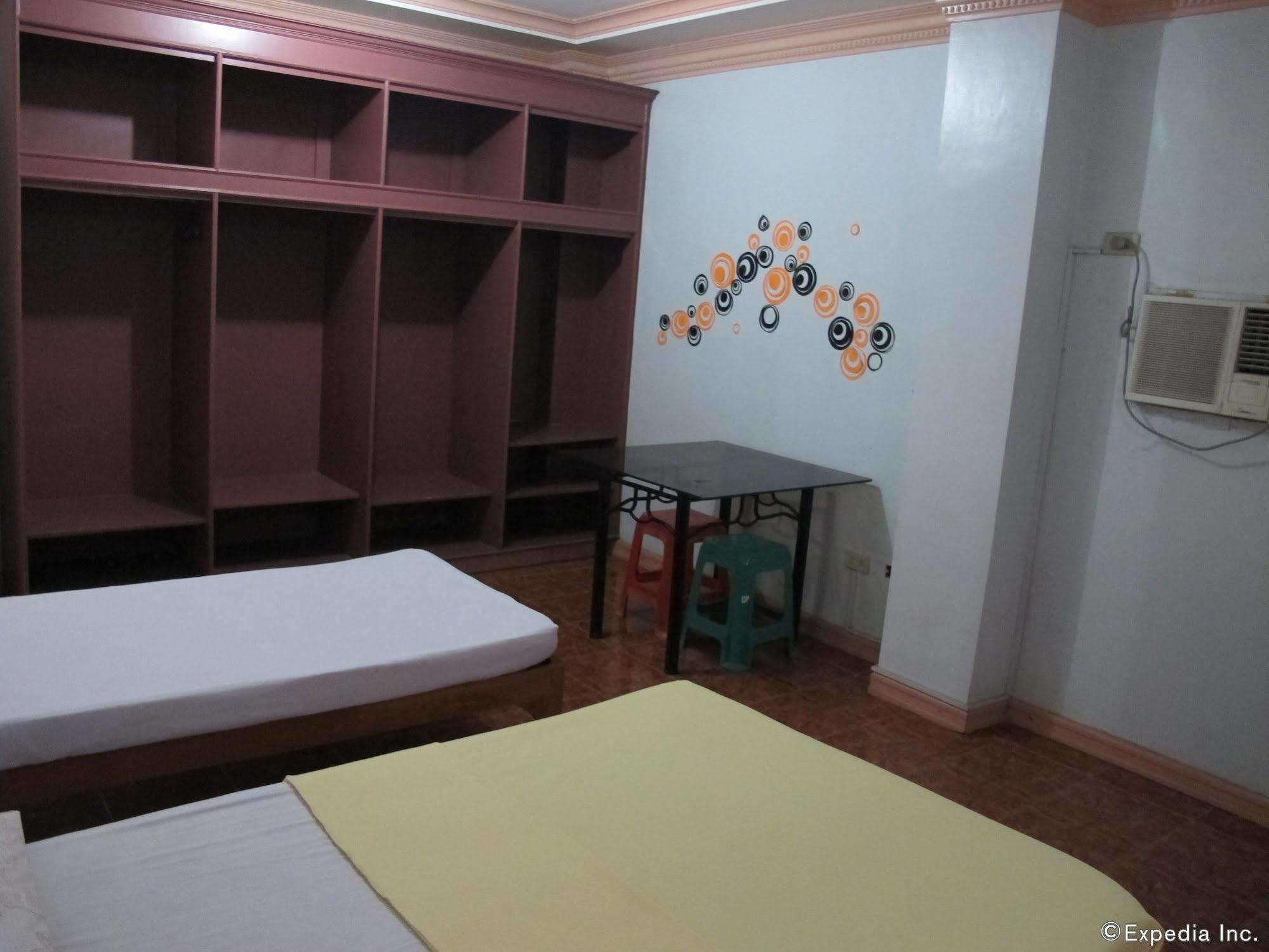 Pe'Re Aristo Guesthouse Мандау Сити Екстериор снимка