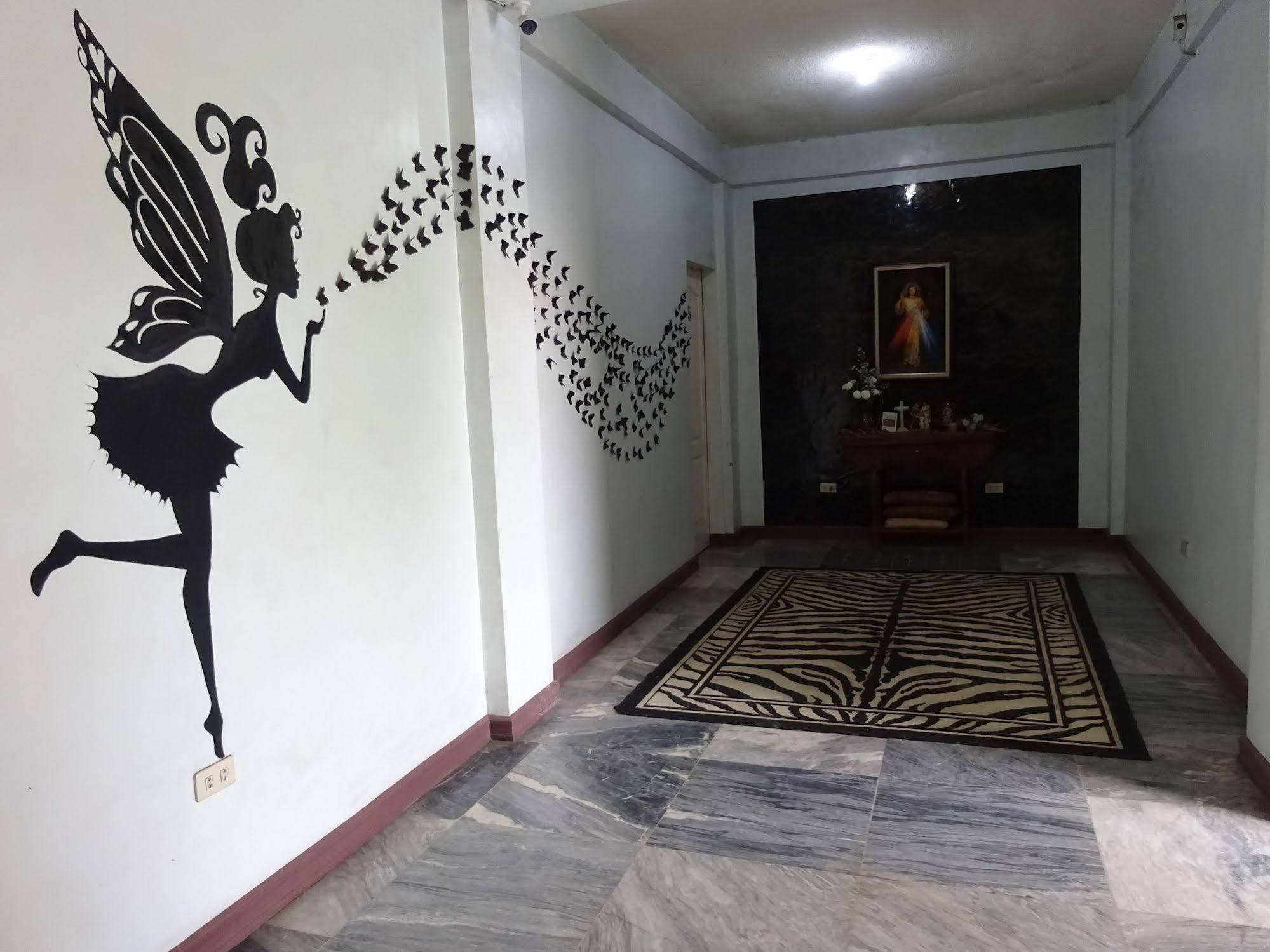 Pe'Re Aristo Guesthouse Мандау Сити Екстериор снимка