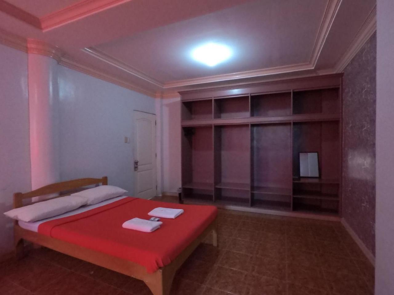 Pe'Re Aristo Guesthouse Мандау Сити Екстериор снимка