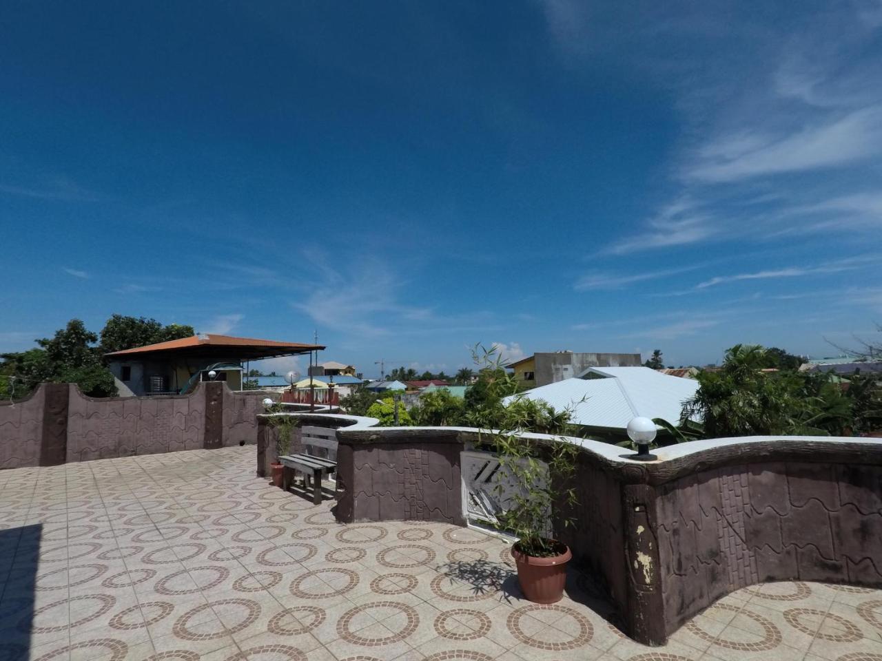 Pe'Re Aristo Guesthouse Мандау Сити Екстериор снимка
