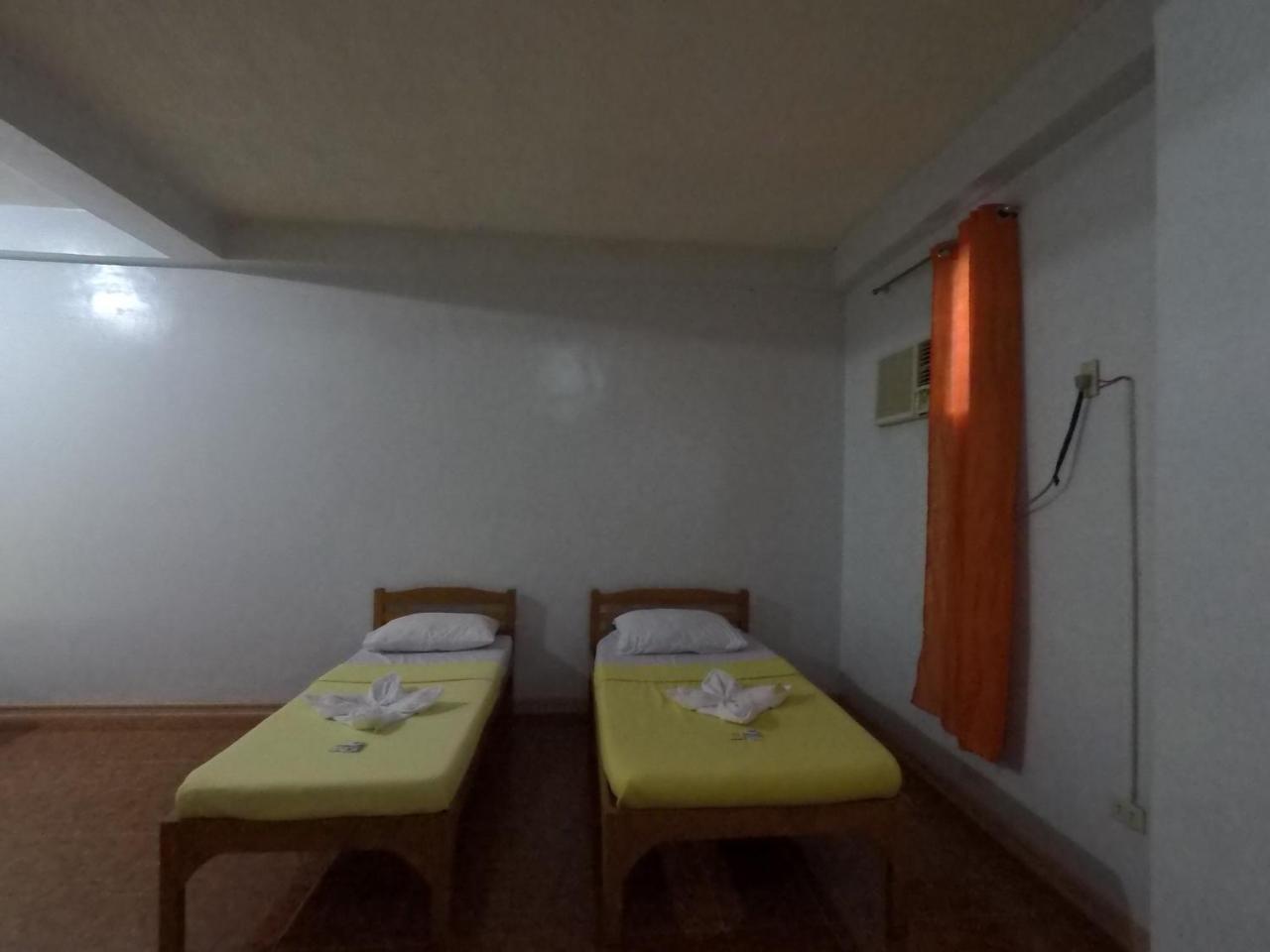 Pe'Re Aristo Guesthouse Мандау Сити Екстериор снимка
