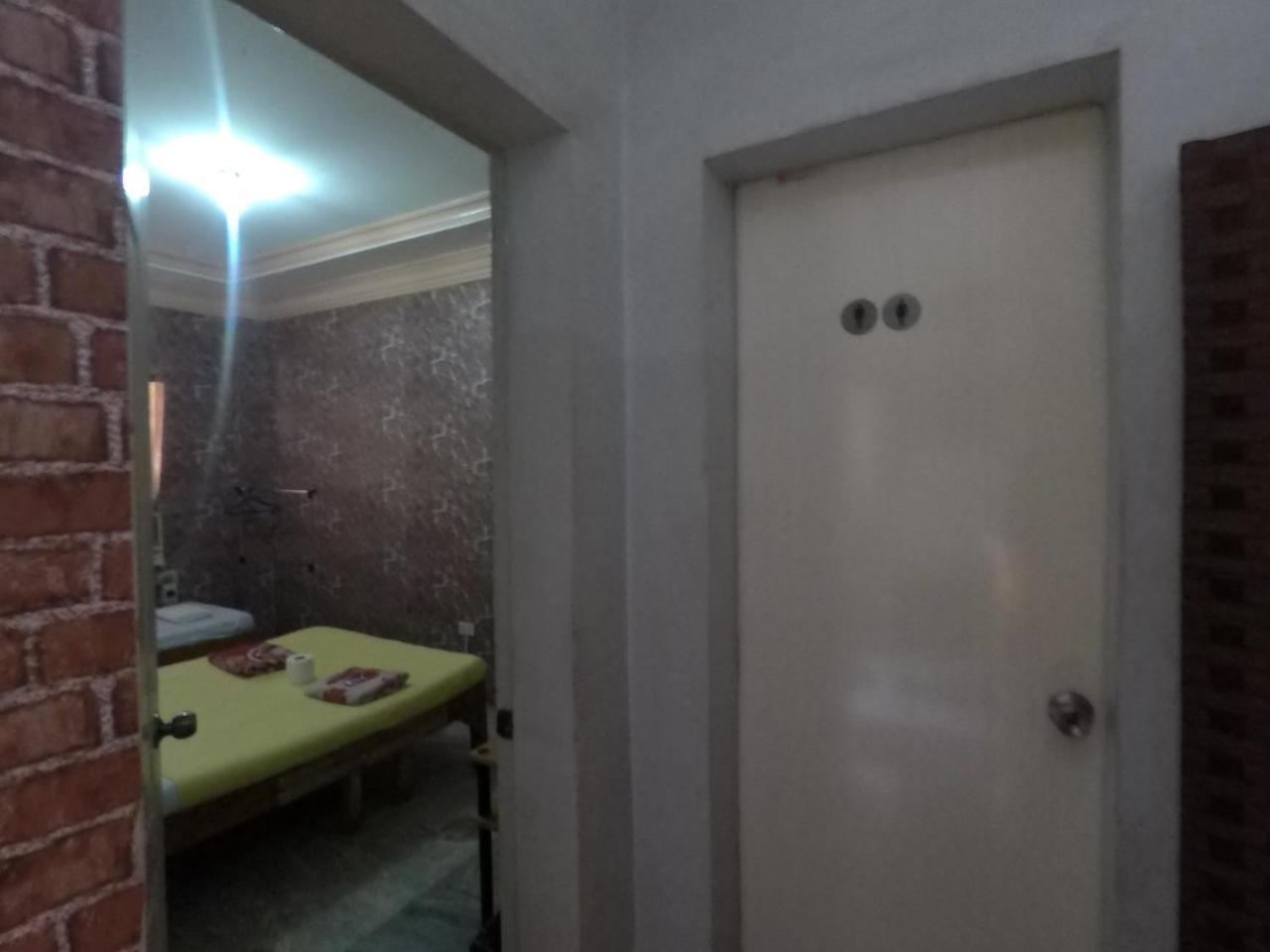 Pe'Re Aristo Guesthouse Мандау Сити Екстериор снимка