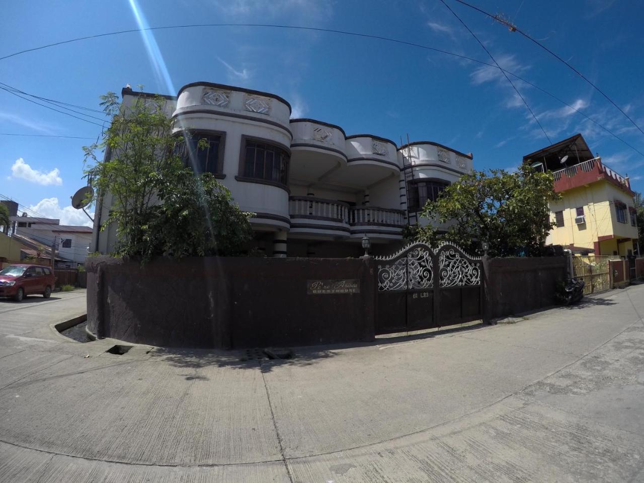 Pe'Re Aristo Guesthouse Мандау Сити Екстериор снимка