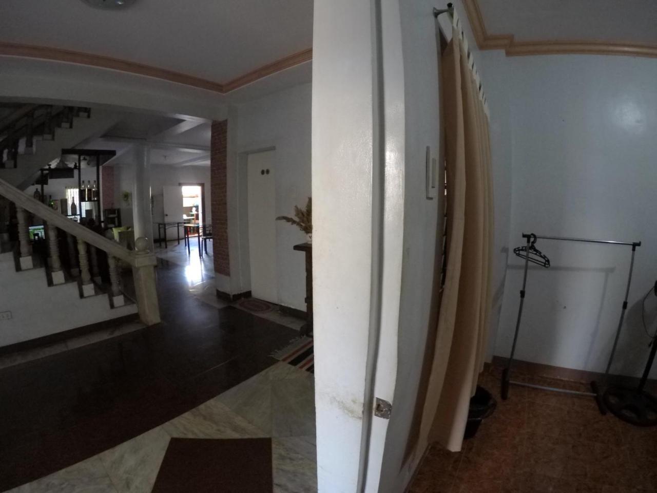 Pe'Re Aristo Guesthouse Мандау Сити Екстериор снимка