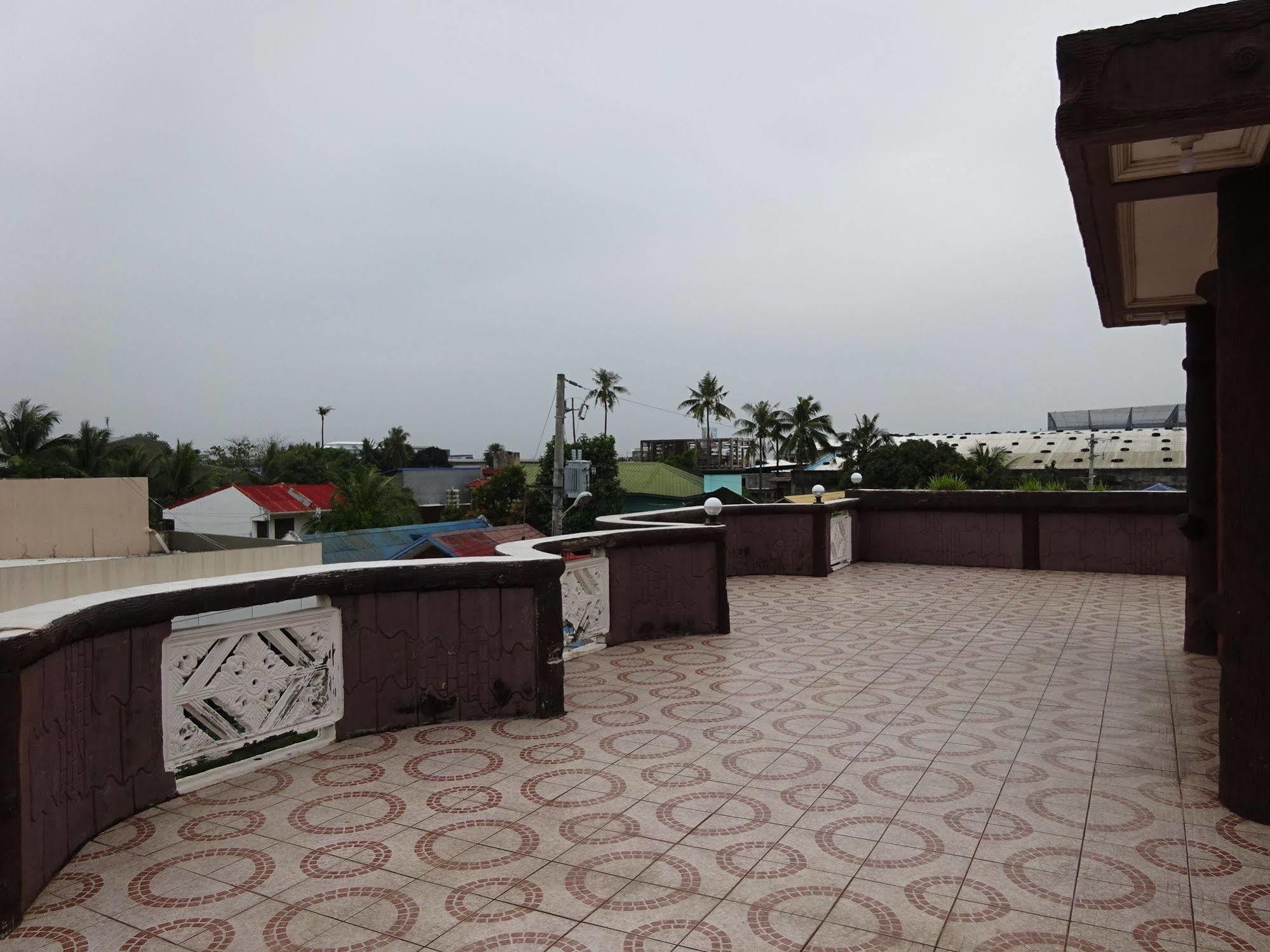 Pe'Re Aristo Guesthouse Мандау Сити Екстериор снимка